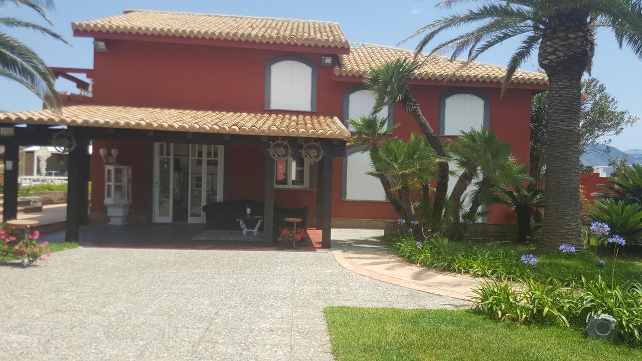 I Giardini Di Giano Bed and Breakfast Torre di Faro Eksteriør billede