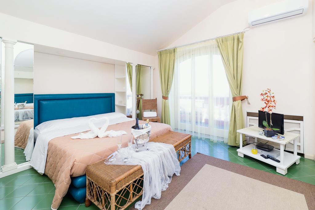 I Giardini Di Giano Bed and Breakfast Torre di Faro Eksteriør billede